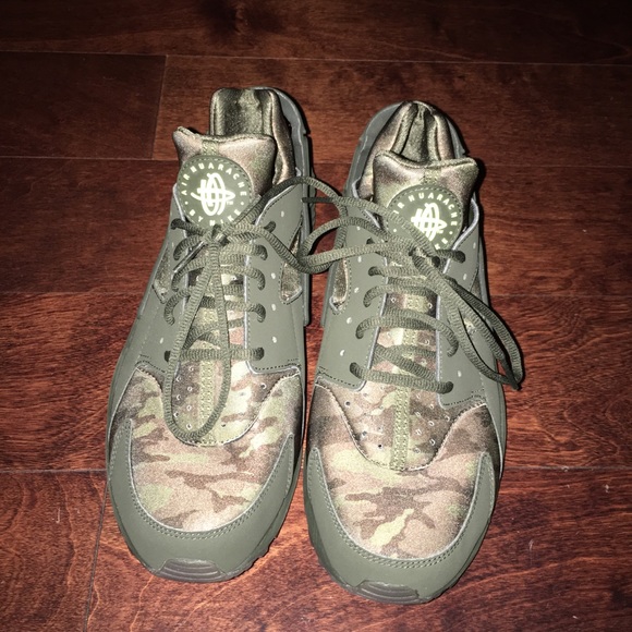 Nike Other - Authentic Men’s Nike Huarache Camo Sneakers